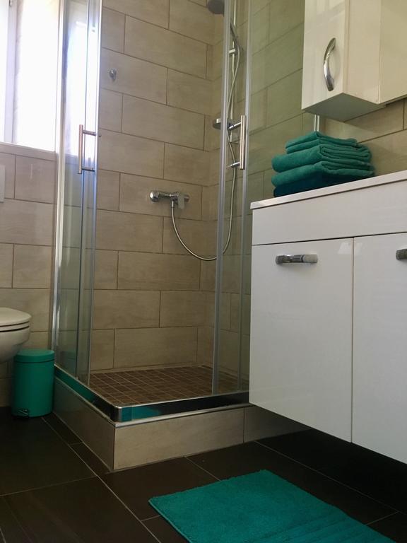 לה לוקלה Appartement Douces Heures Avec Parking Couvert Prive מראה חיצוני תמונה